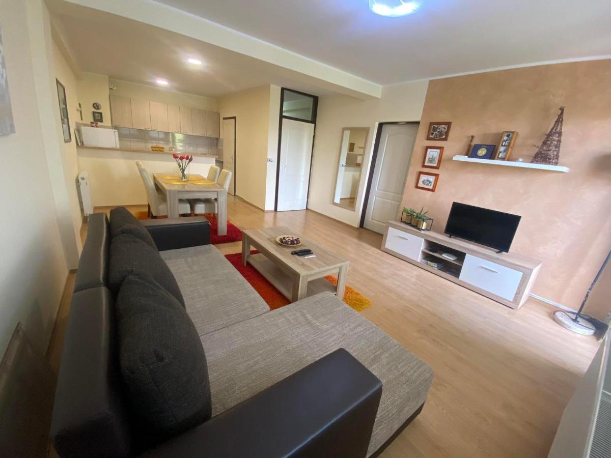 Modern Terrace Apartment สเมเดเรโว ภายนอก รูปภาพ